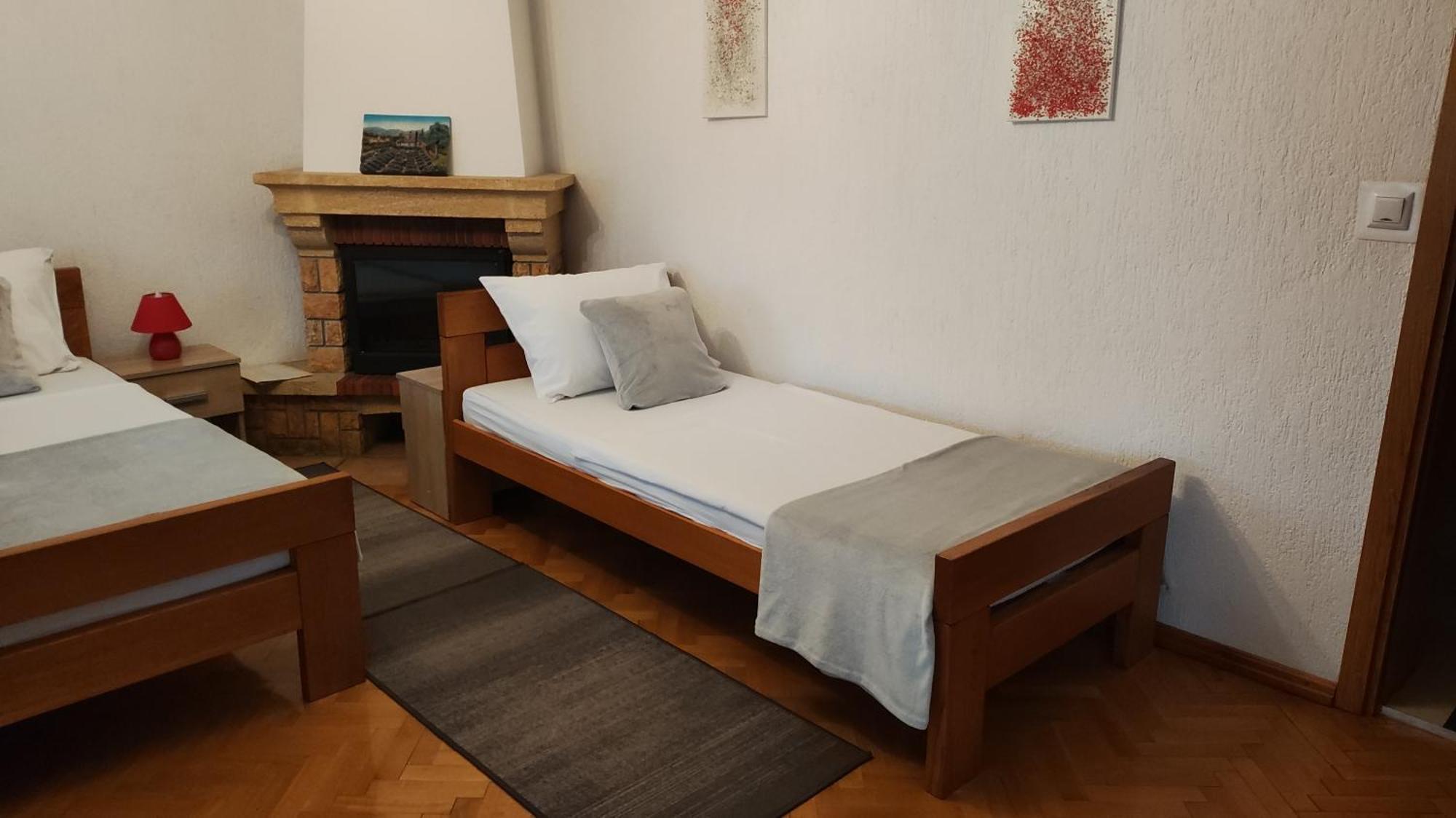 House Bogovic Lägenhet Karlovac Exteriör bild