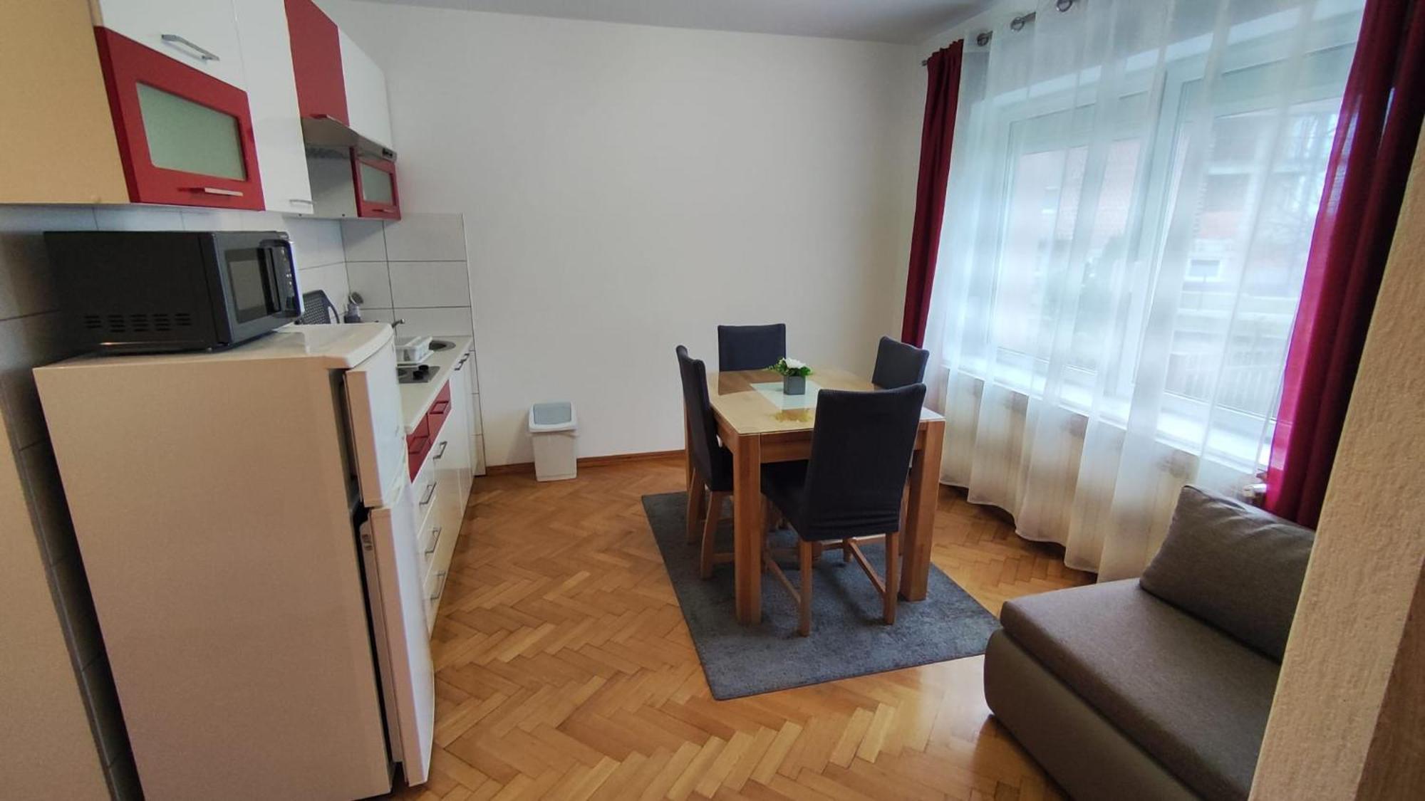 House Bogovic Lägenhet Karlovac Exteriör bild